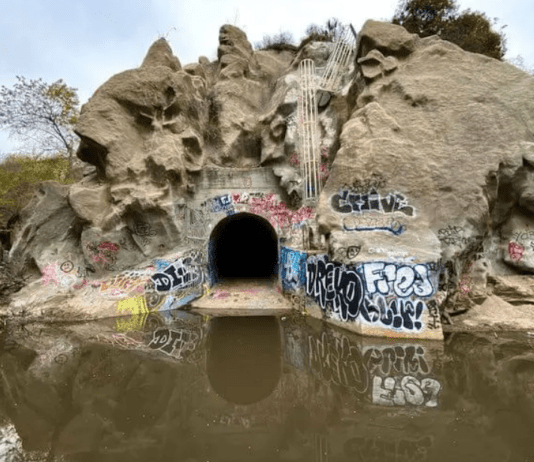 Mystical dam and Devil’s Gate Reservoir